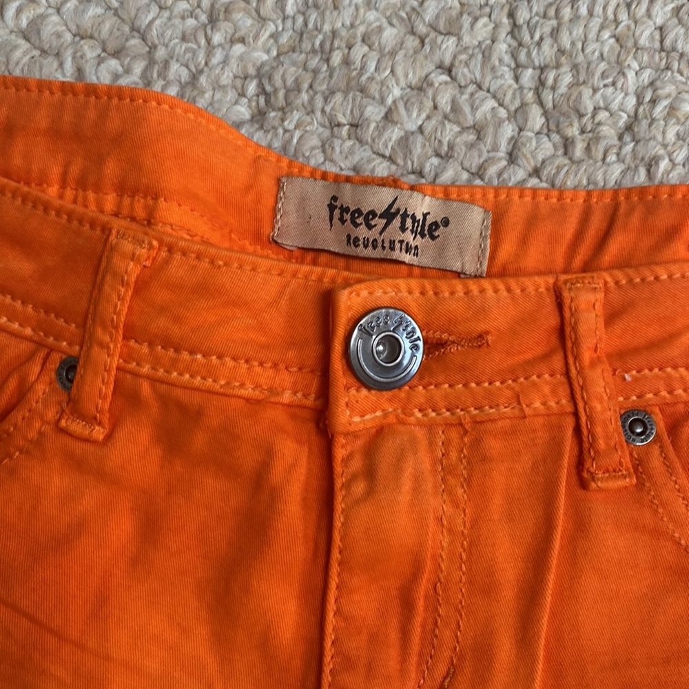 Shorts - Picture 3 of 4